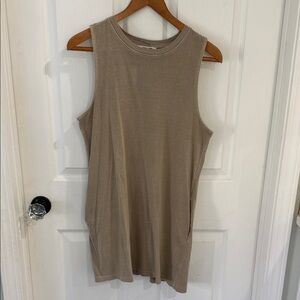 Sleeveless Scoop Neck Tank Top - Taupe